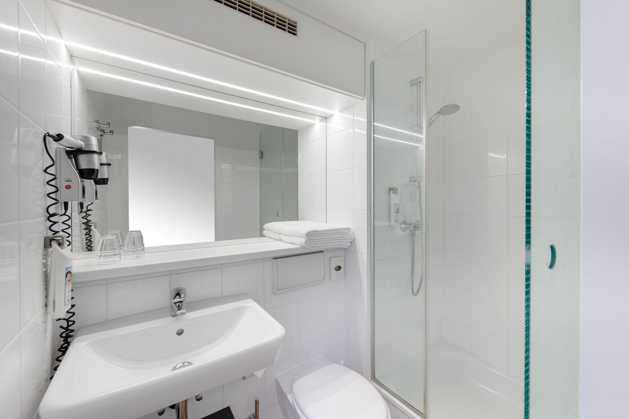 Ibis Hotel Frankfurt Messe West Frankfurt am Main Dış mekan fotoğraf