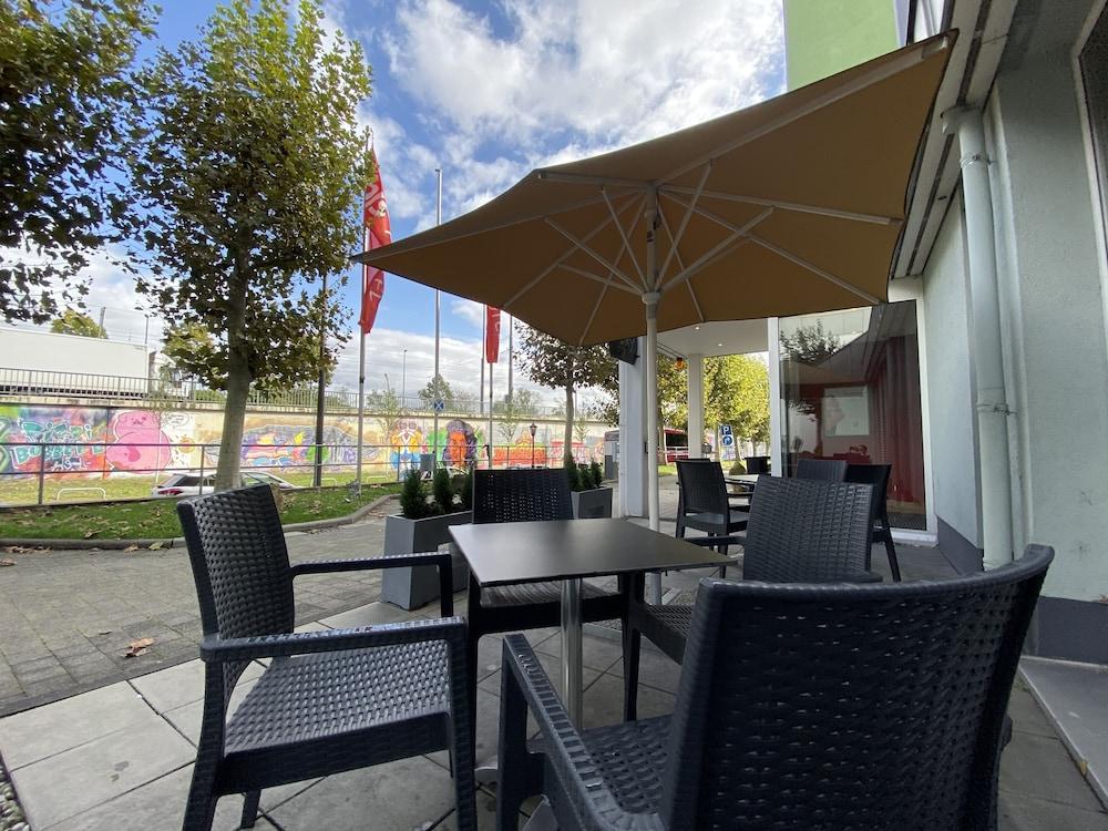 Ibis Hotel Frankfurt Messe West Frankfurt am Main Dış mekan fotoğraf