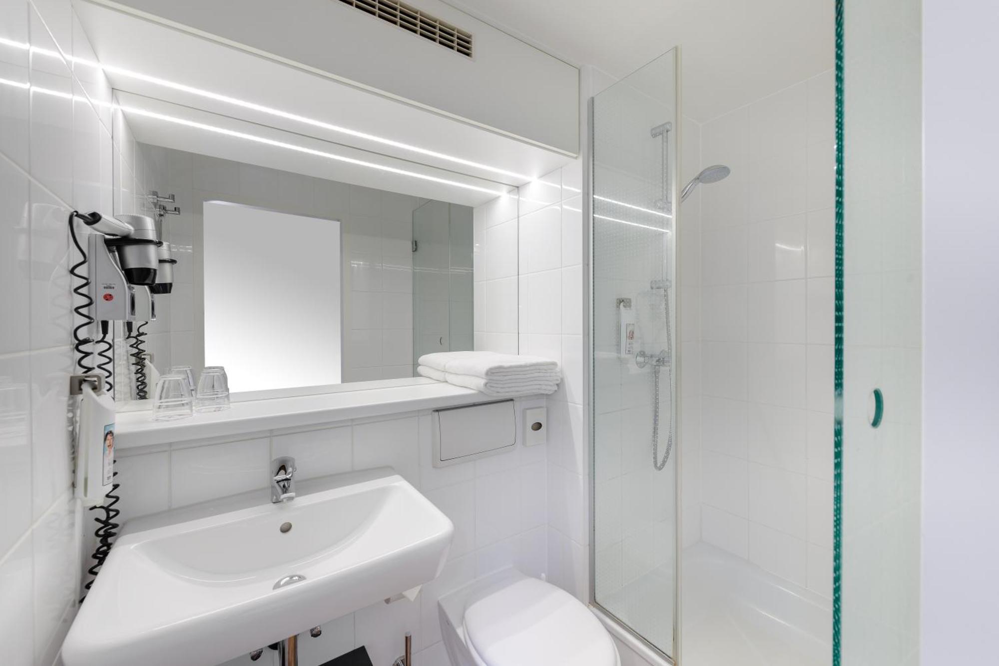 Ibis Hotel Frankfurt Messe West Frankfurt am Main Dış mekan fotoğraf